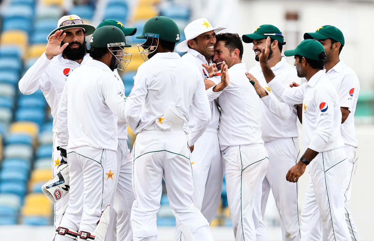 Yasir Shah celebrates a wicket with his team-matesn, West Indies v Pakistan, 2nd Test, Bridgetown, 4th day, May 3, 2017