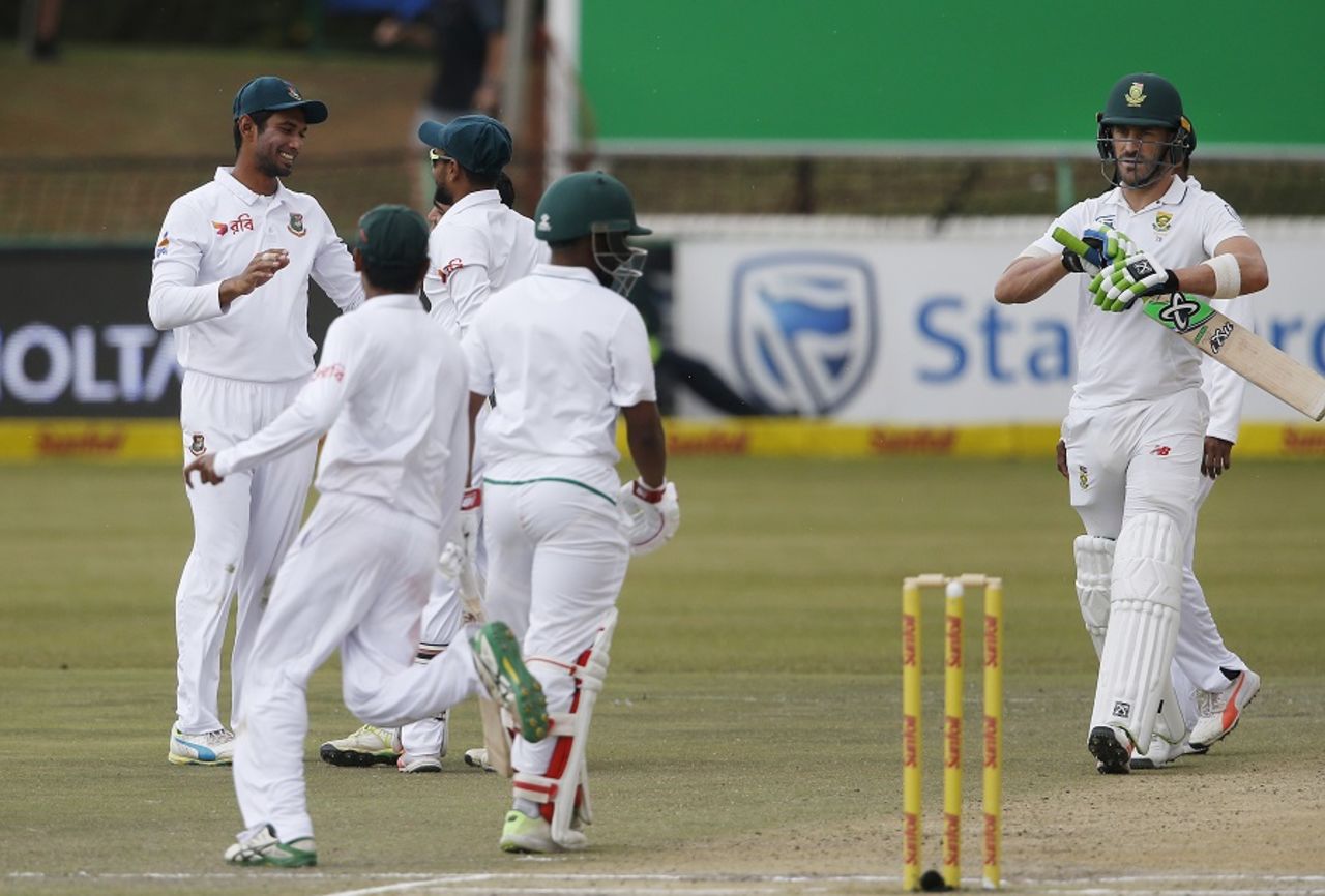Bangladesh players celebrate the wicket of Faf du Plessis, South Africa v Bangladesh, 1st Test, Potchefstroom, 4th day, October 1, 2017