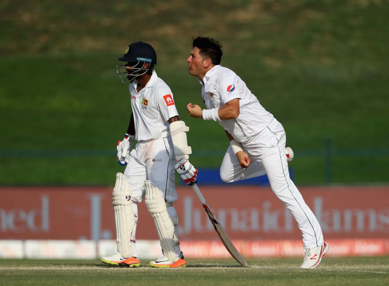 Yasir Shah pivots after delivering, Pakistan v Sri Lanka, 1st Test, Abu Dhabi, 4th day, October 1, 2017
