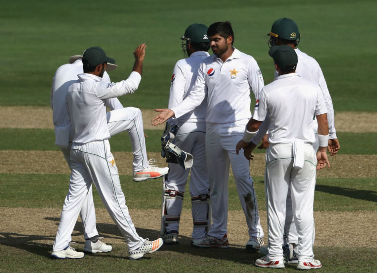 Haris Sohail picked up three wickets in an over to bring Sri Lanka's second innings to a swift close, Pakistan v Sri Lanka, 2nd Test, Dubai, 4th day, October 9, 2017