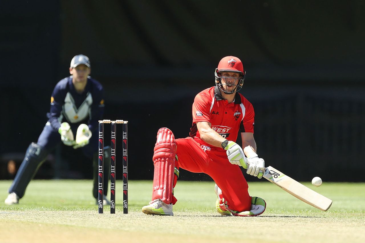 Jake Lehmann gets down on one knee to play the scoop, South Australia v Victoria, JLT One-Day Cup, Sydney, October 12, 2017