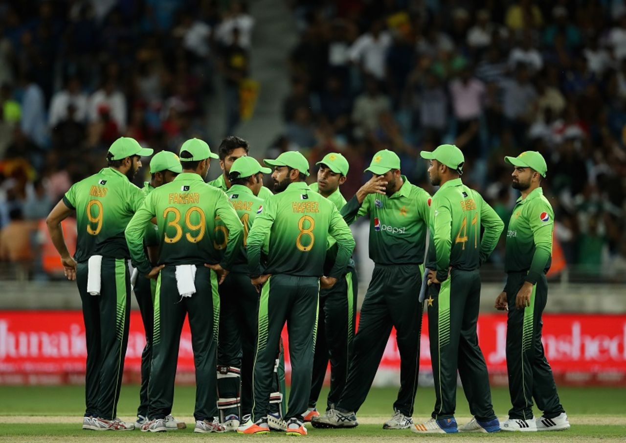 Pakistan's players get together to celebrate a wicket, Pakistan v Sri Lanka, 1st ODI, Dubai, October 13, 2017
