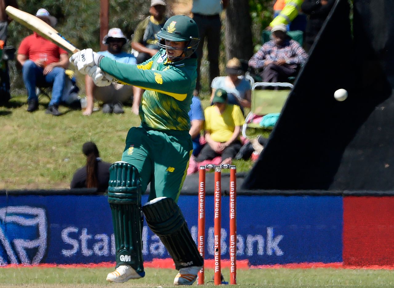 Quinton de Kock plays and misses at one, South Africa v Bangladesh, 2nd ODI, Paarl, October 18, 2017