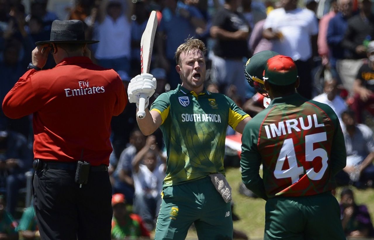 AB de Villiers roars after getting to a hundred, South Africa v Bangladesh, 2nd ODI, Paarl, October 18, 2017