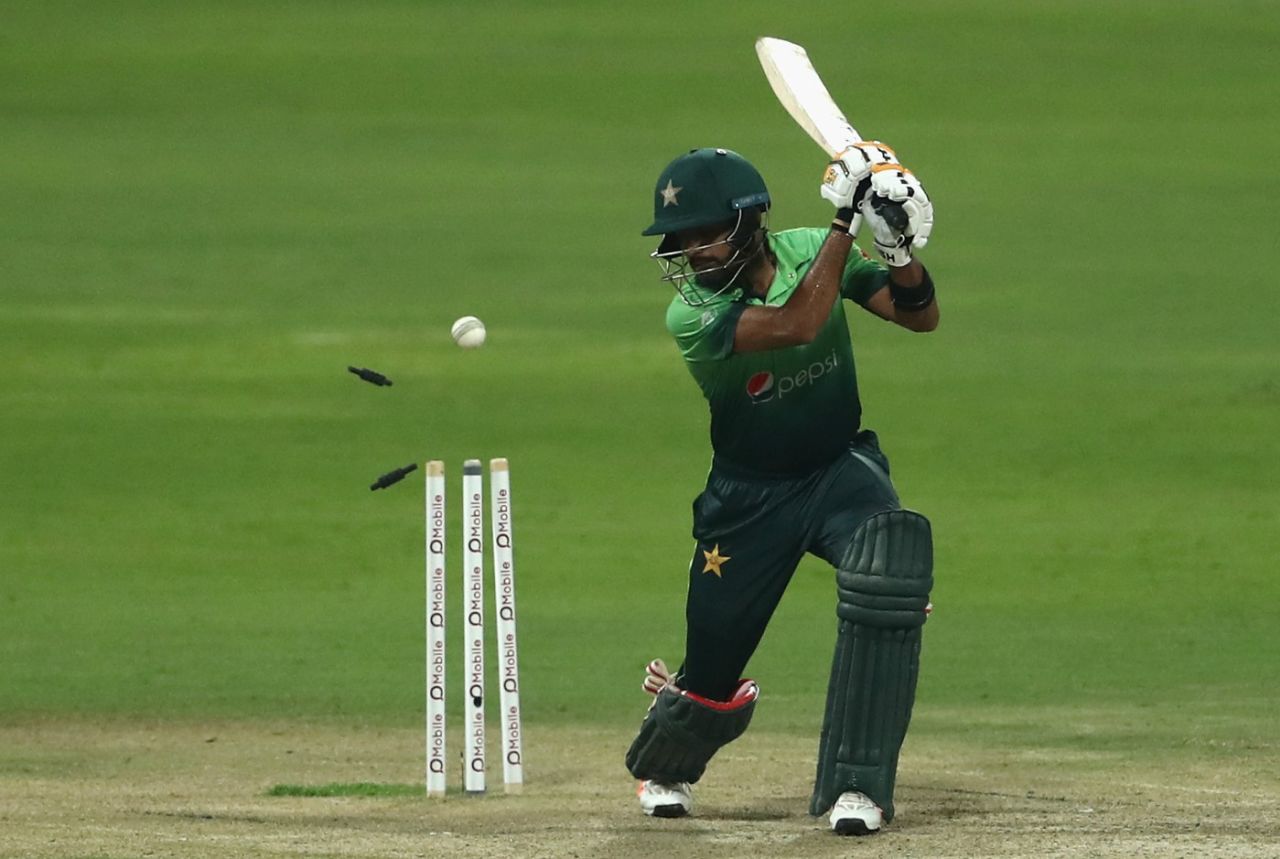 Babar Azam chopped on for 30, Pakistan v Sri Lanka, 3rd ODI, Abu Dhabi, October 18, 2017