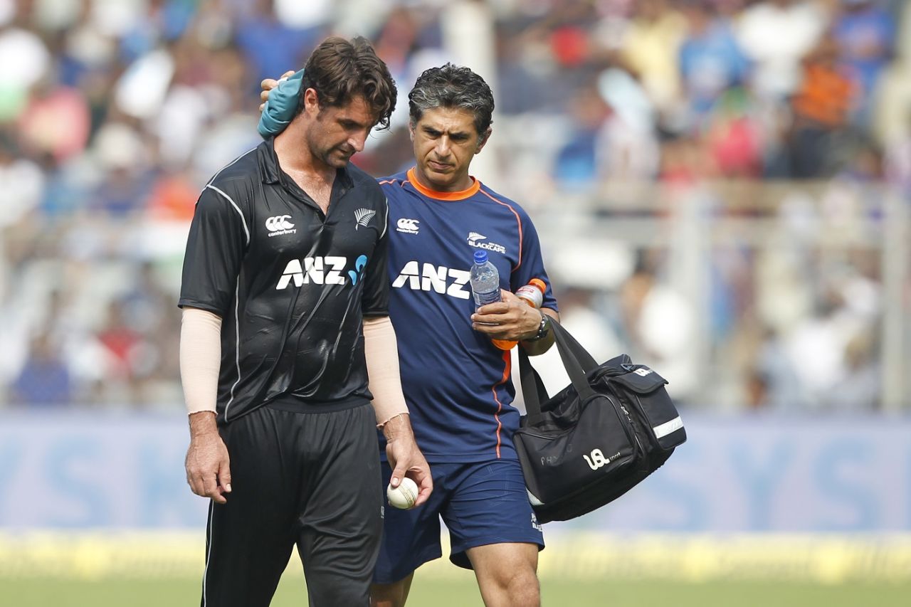 Colin de Grandhomme had to endure a spell of vomiting as he suffered in the heat , India v New Zealand, 1st ODI, Mumbai, October 22, 2017