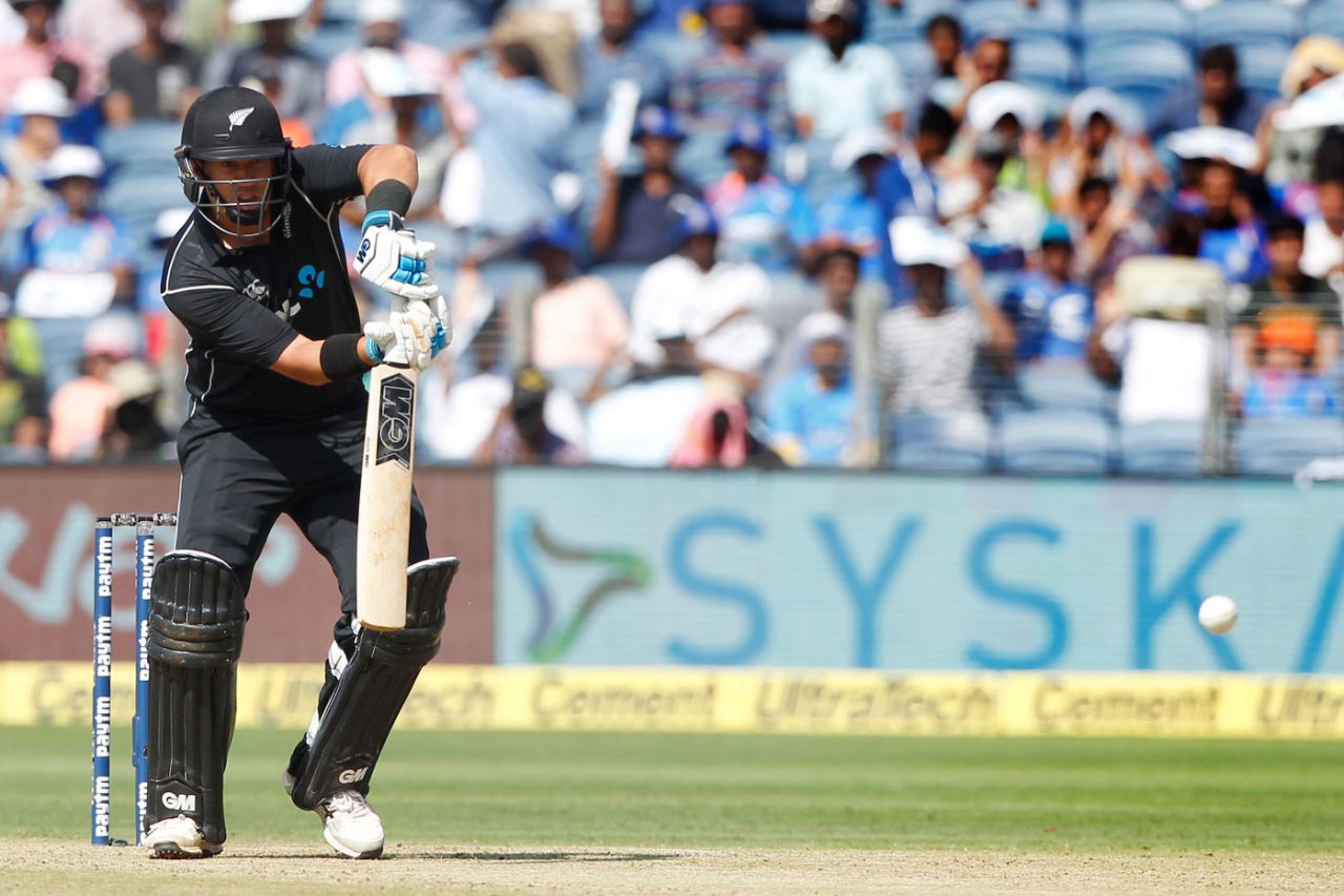 Ross Taylor drives down the ground, India v New Zealand, 2nd ODI, Pune, 25 October, 2017