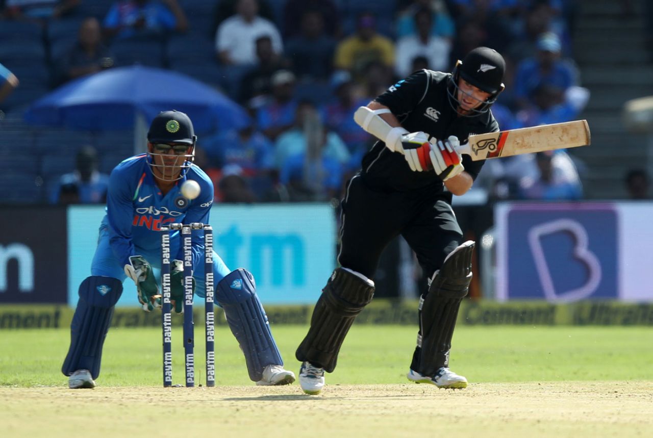Tom Latham plays a flick, India v New Zealand, 2nd ODI, Pune, 25 October, 2017