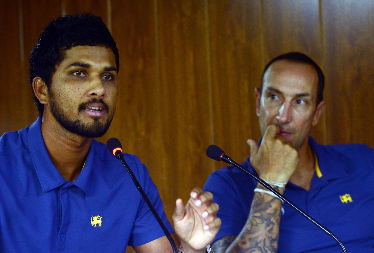 Dinesh Chandimal talks to the press as Nic Pothas looks on, Colombo, October 31, 2017