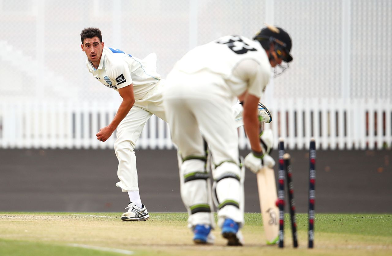 Mitchell Starc bowls Simon Mackin to take his first hat-trick of the match, New South Wales v Western Australia, Sheffield Shield 2017-18, 3rd day, Sydney, November 6, 2017