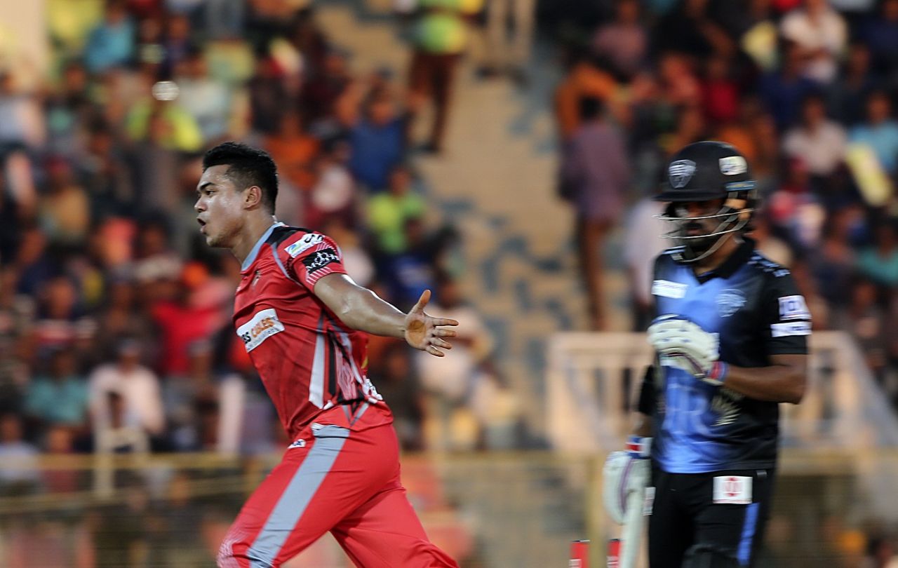 Taskin Ahmed bowled an over in which three wickets fell, Chittagong Vikings v Rangpur Riders, Bangladesh Premier League, Sylhet, November 8, 2017