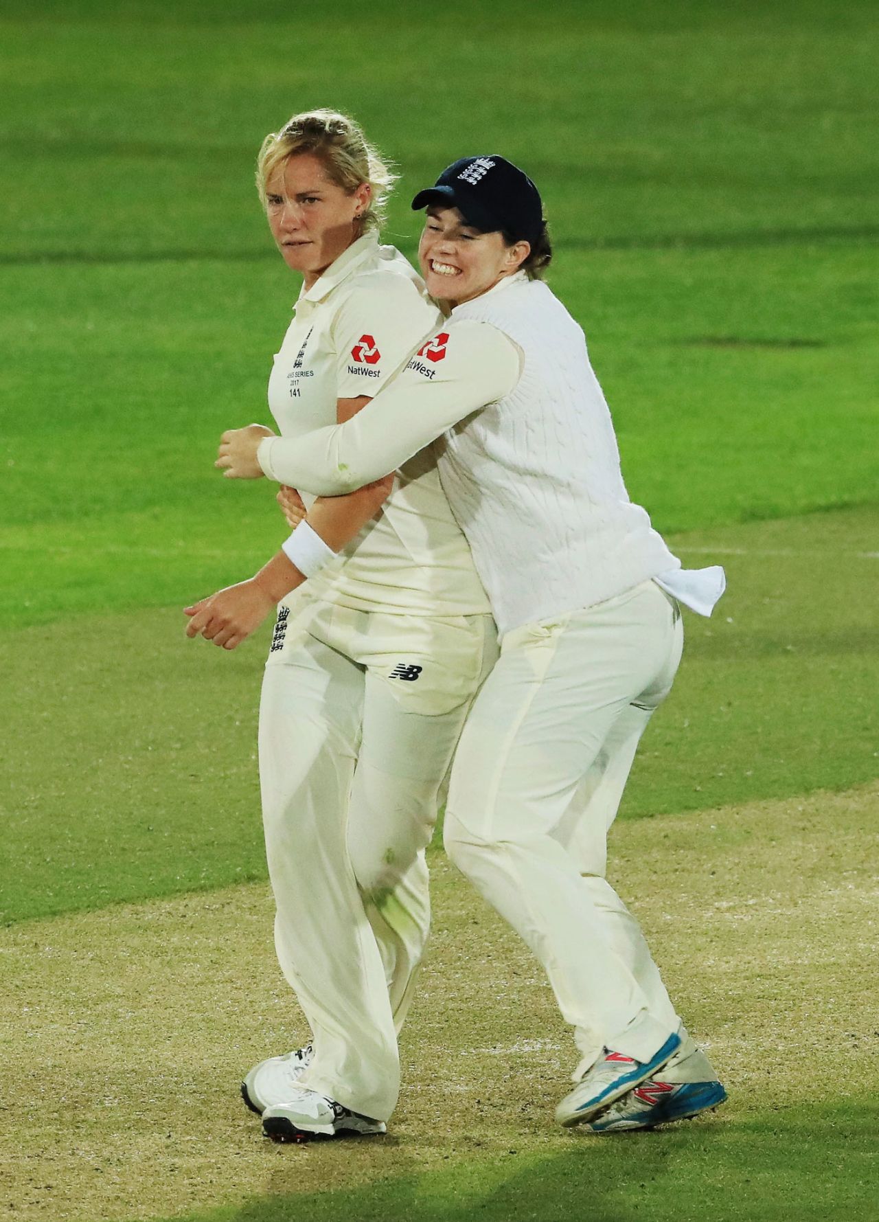 Katherine Brunt claimed a vital late breakthrough, Australia v England, Women's Ashes 2017-18, only Test, 2nd day, Sydney, November 10, 2017
