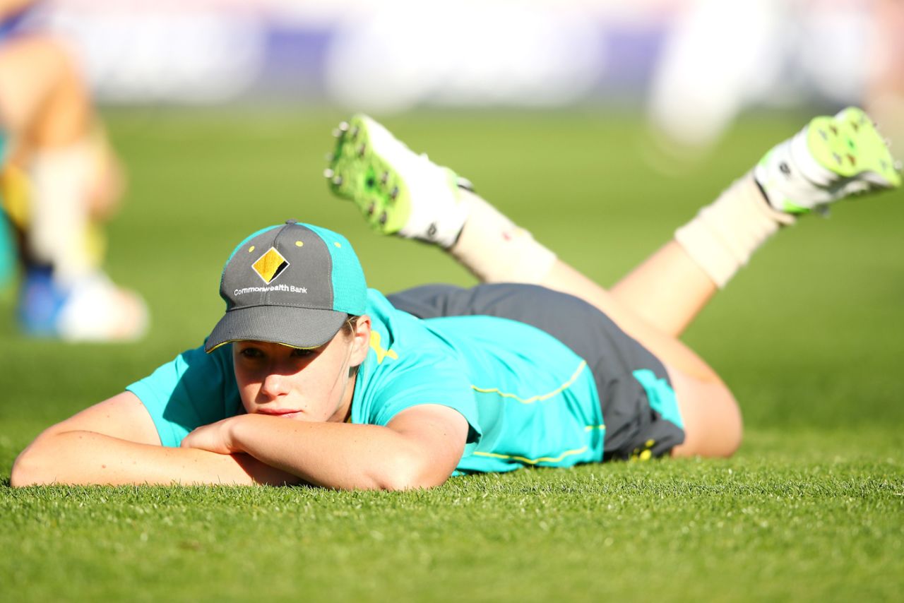 Lauren Cheatle stretches during a training session, Sydney, Women's Ashes 2017-18, November 7, 2017 