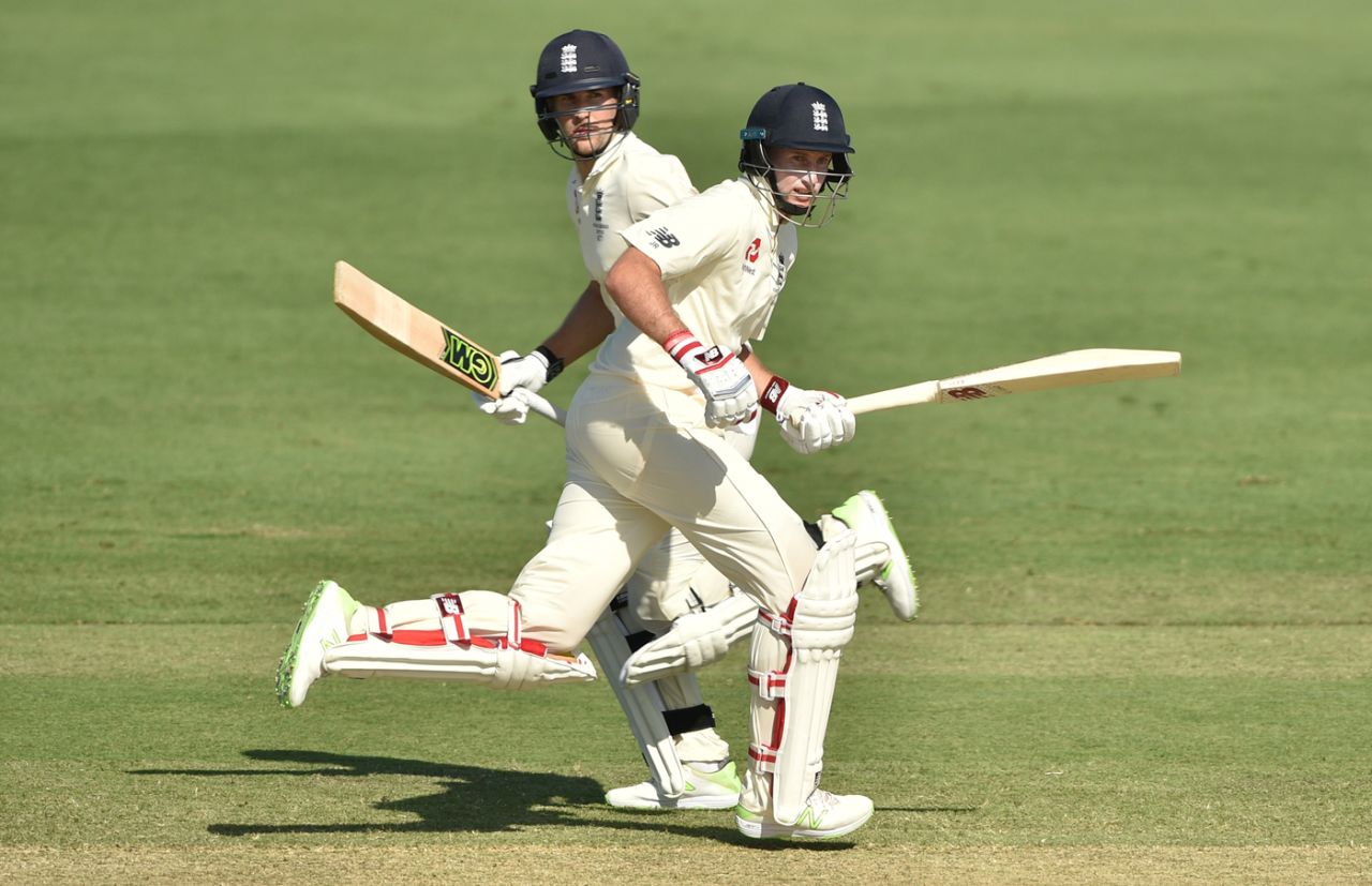 Joe Root and Dawid Malan run between the wickets, Cricket Australia XI v England, The Ashes 2017-18, Tour match, 2nd day, Townsville, November 16, 2017