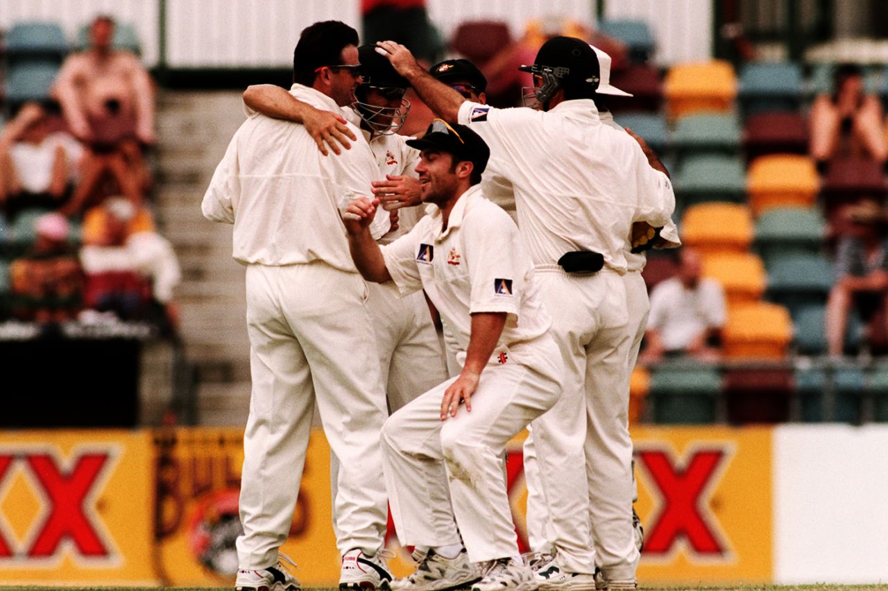 Australia celebrate a wicket, Australia v England, 1st Test, Brisbane, 5th day, November 24, 1998