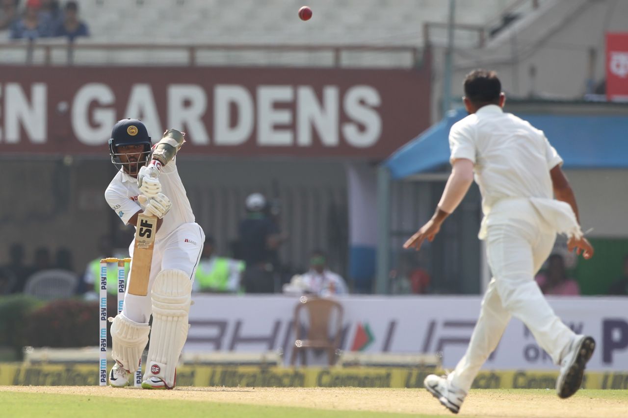 Dinesh Chandimal blocks one fastidiously, India v Sri Lanka, 1st Test, 4th Day, Kolkata, 19 November, 2017