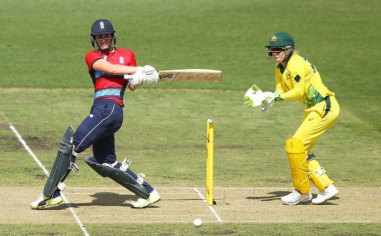 Natalie Sciver plays a pull, Australia v England, Women's Ashes 2017-18, 2nd T20I, Canberra, November 19, 2017