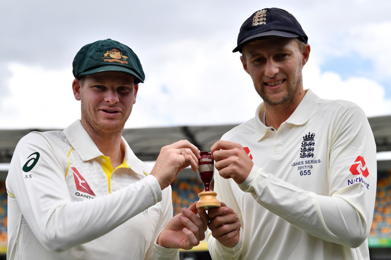 Steven Smith and Joe Root hold a replica Ashes urn, Brisbane, November 22, 2017