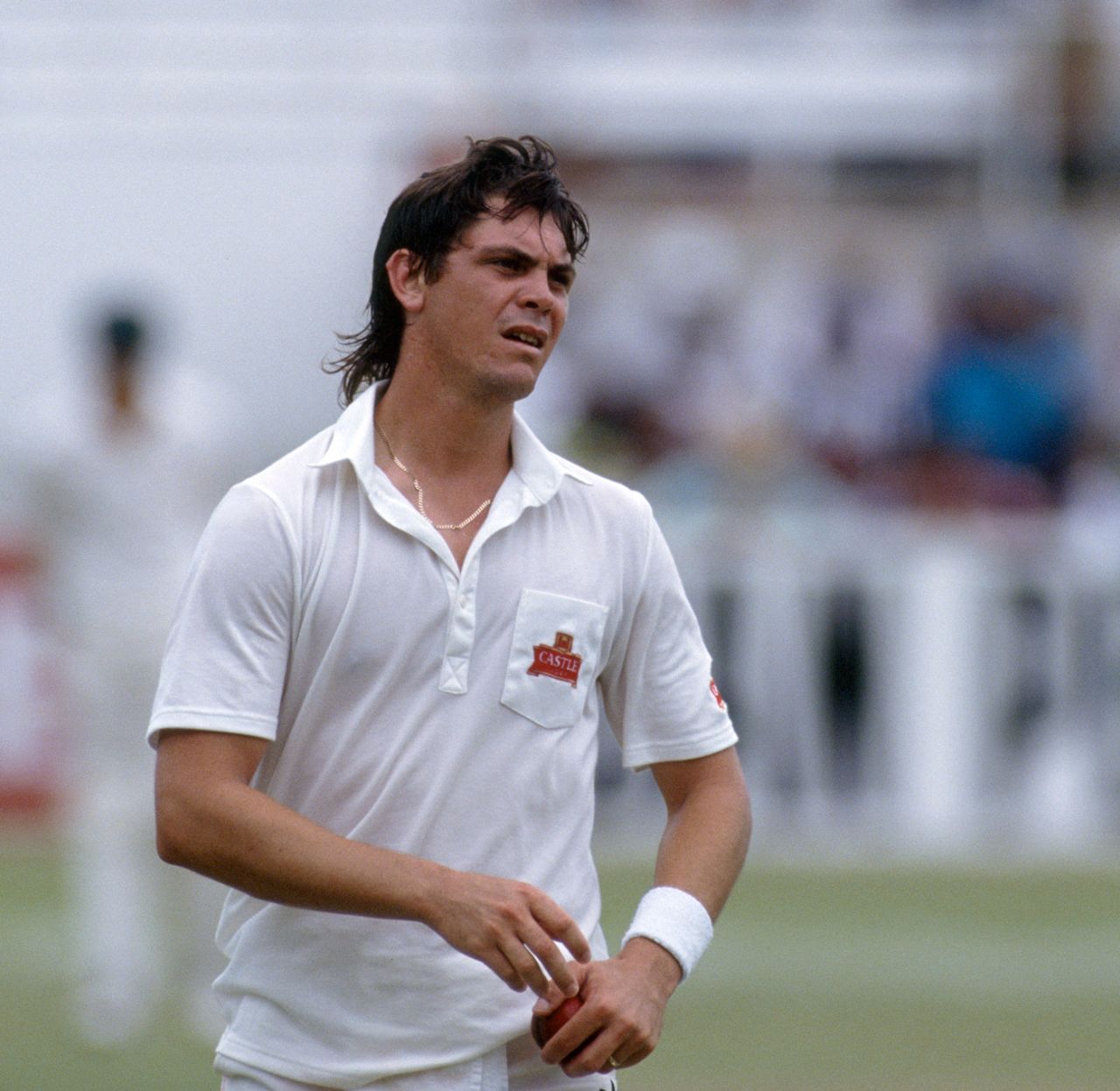 Meyrick Pringle walks back to his mark, South Africa v India, first Test, day two, Durban, November 14, 1992