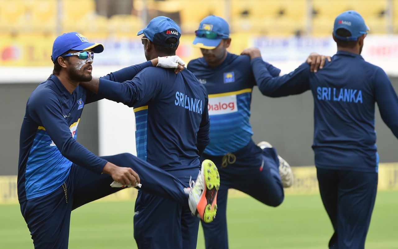 Dinesh Chandimal and his team-mates go through some streches, India v Sri Lanka, 2nd Test, Nagpur, November 23, 2017