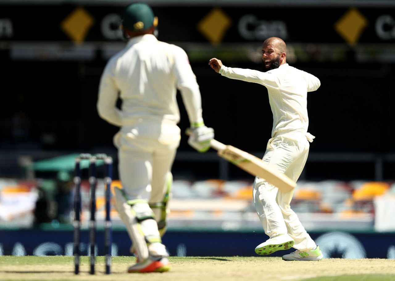 Moeen Ali rejoices after taking the wicket of Usman Khawaja, Australia v England, The Ashes 2017-18, 1st Test, Brisbane, 2nd day, November 24, 2017