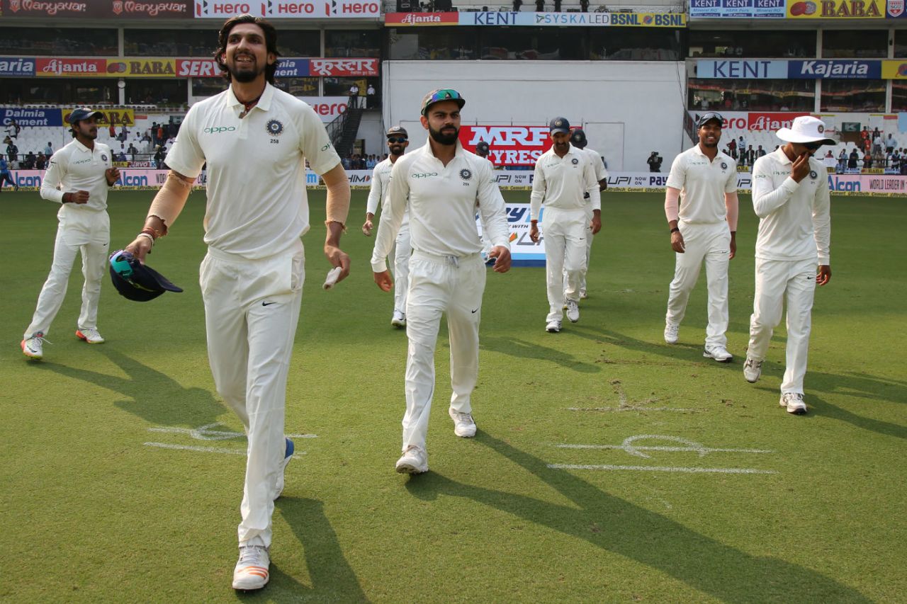 Ishant Sharma leads the team onto the field upon Test return, India v Sri Lanka, 2nd Test, Nagpur, 1st day, November 24, 2017
