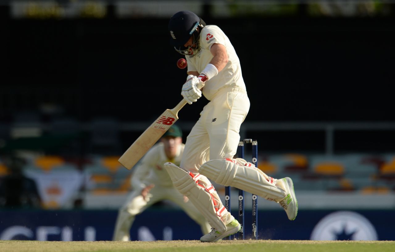 Joe Root failed to evade a Mitchell Starc bouncer, Australia v England, The Ashes 2017-18, 1st Test, Brisbane, 3rd day, November 25, 2017