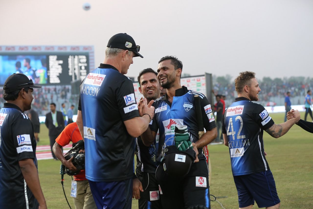 Mashrafe Mortaza celebrates Rangpur's win with head coach Tom Moody, Rangpur Riders v Sylhet Sixers, BPL 2017-18, Chittagong, November 28, 2017
