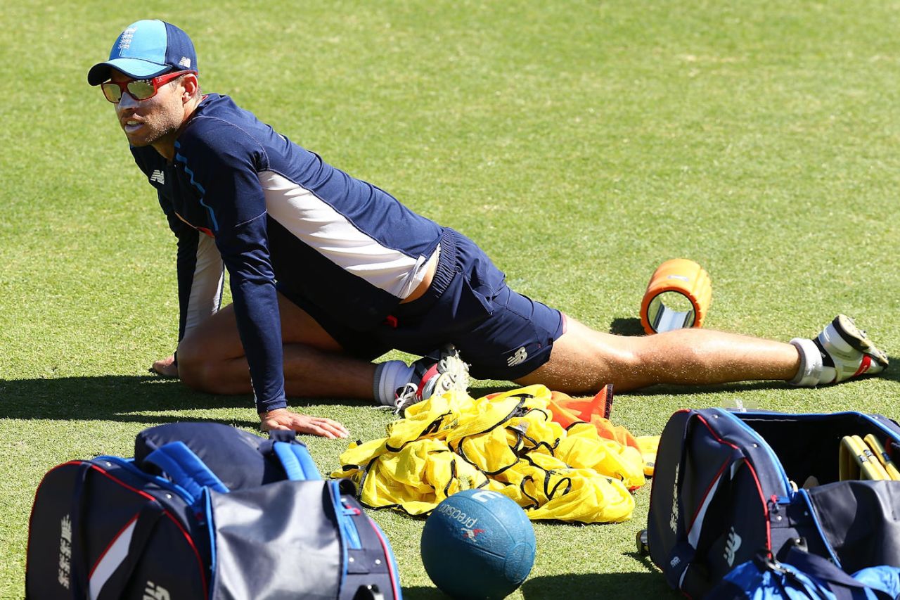 Ben Foakes limbers up during an England nets session, England tour of Australia, Perth, November 3, 2017