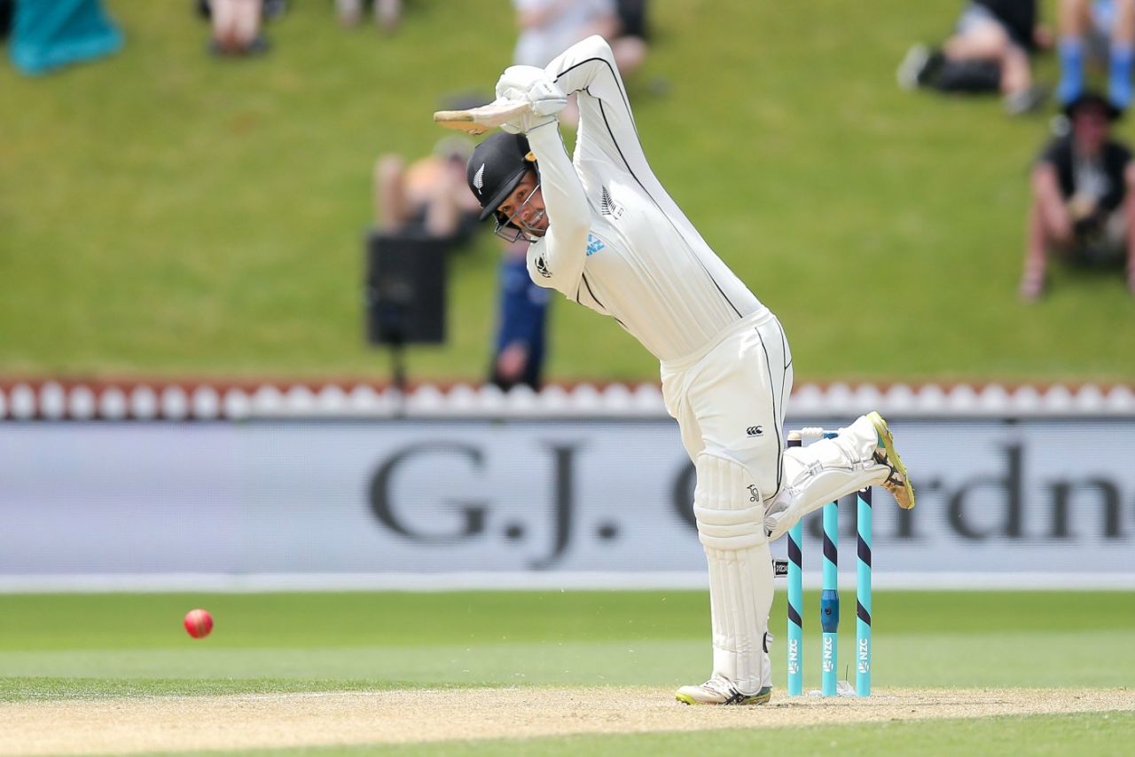 Tom Blundell drives en route to his maiden ton, New Zealand v West Indies, 1st Test, Wellington, 3rd day, December 3, 2017