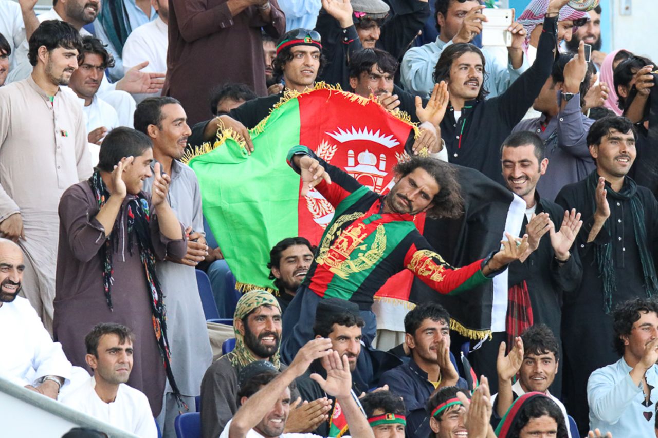 Afghanistan fans can't contain their excitement, UAE v Afghanistan, 2015-17 Intercontinental Cup, 4th day, Abu Dhabi, December 2, 2017