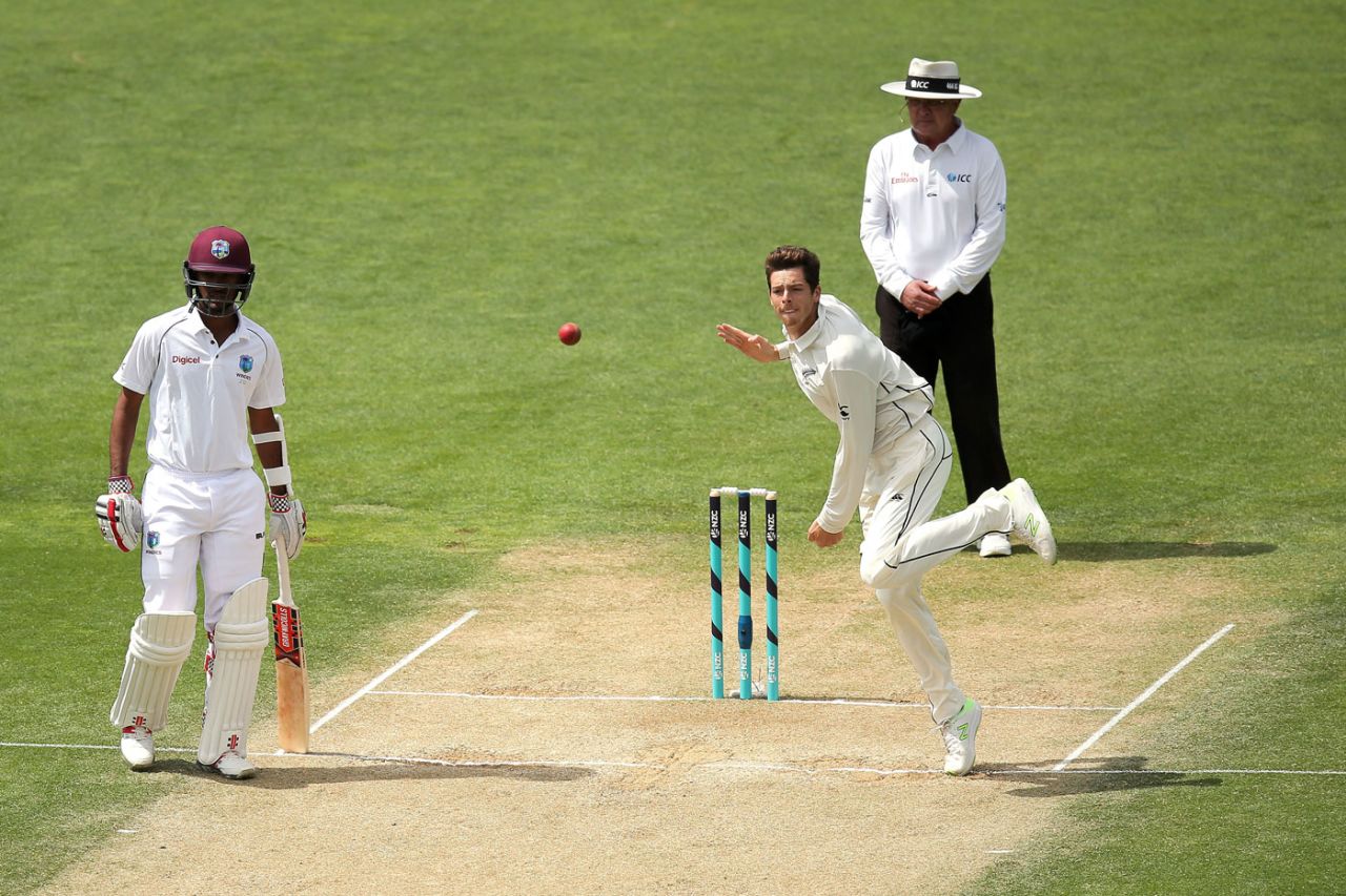 Mitchell Santner delivers the ball, New Zealand v West Indies, 1st Test, Wellington, 4th day, December 4, 2017