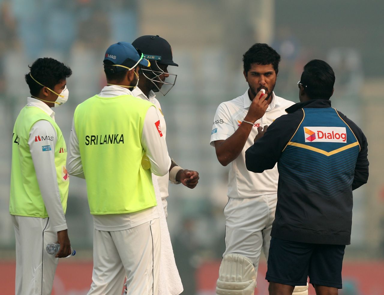 Dinesh Chandimal was tended to by the physio on account of breathing issues, India v Sri Lanka, 3rd Test, Delhi, 3rd day, December 4, 2017