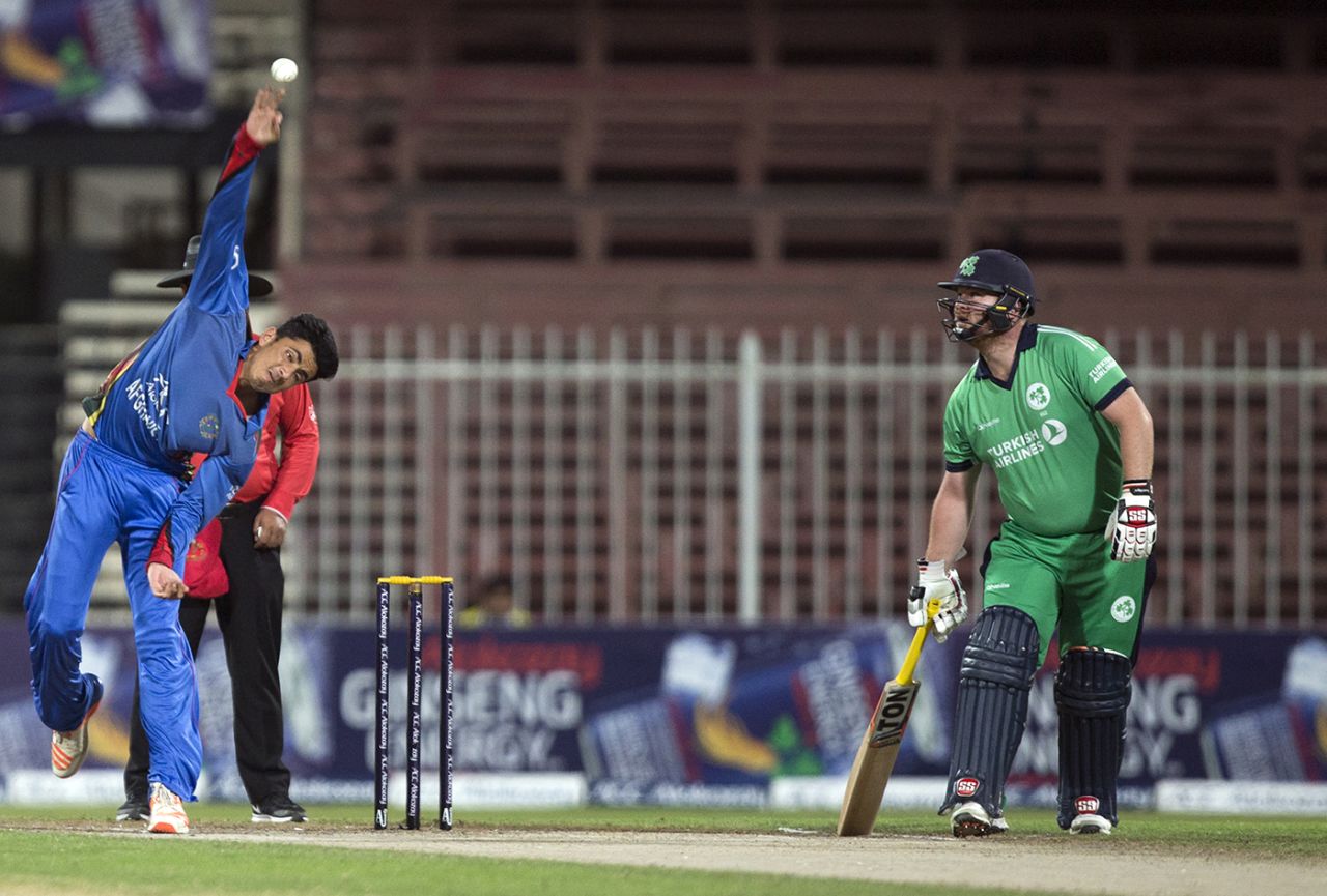 Mujeeb Zadran in his delivery stride, Afghanistan v Ireland, 1st ODI, Sharjah, December 5, 2017