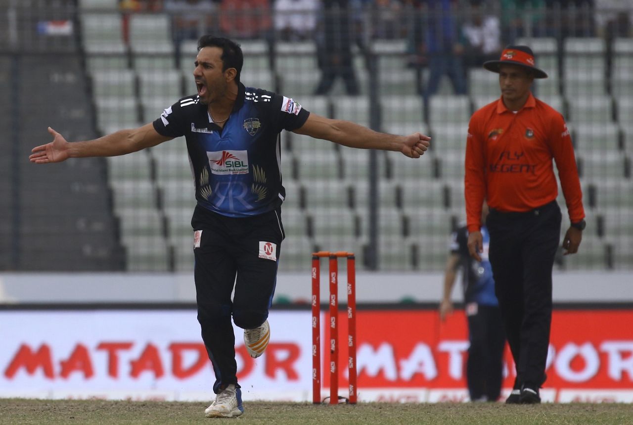 Ravi Bopara was pumped after taking a wicket, Rangpur Riders v Khulna Titans, BPL 2017 eliminator, Dhaka, December 8, 2017