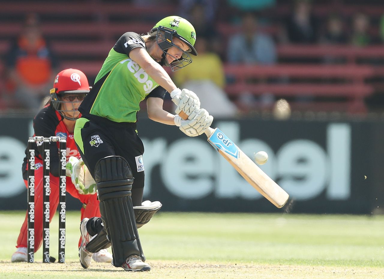 Nicola Carey smacked an unbeaten 47 off 19 balls, Sydney Thunder v Melbourne Renegades, Women's Big Bash League 2017-18, Sydney, December 9, 2017