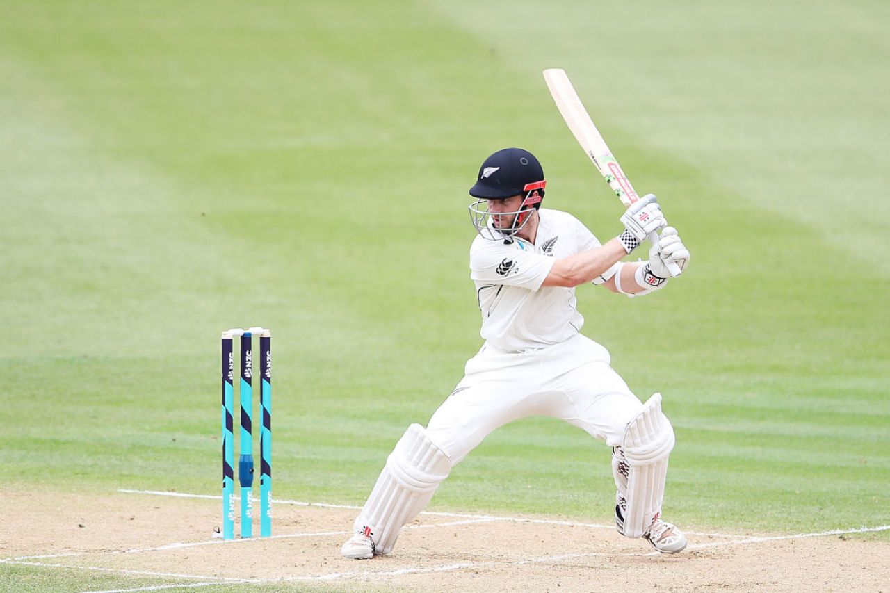 Kane Williamson crashes a short ball through point, New Zealand v West Indies, 2nd Test, Hamilton, 2nd day, December 11, 2017