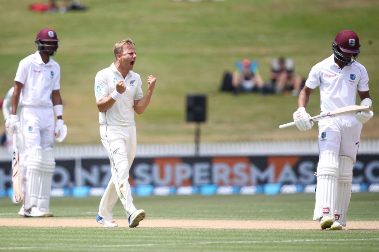 Neil Wagner roars as he traps Shai Hope with his short-ball ploy, New Zealand v West Indies, 2nd Test, Hamilton, 4th day, December 12, 2017