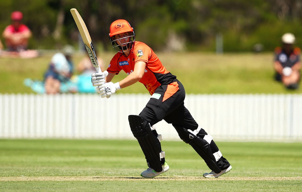 Elyse Villani set up the Perth Scorchers chase with an unbeaten 74, Sydney Sixers v Perth Scorchers, Women's Big Bash League 2017-18, Wollongong, December 12, 2017