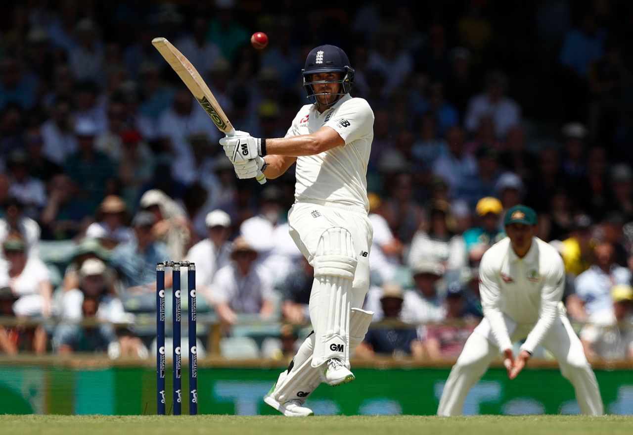 Dawid Malan looked to carry on where he left off, Australia v England,  3rd Test, Perth, 2nd day, December 15, 2017
