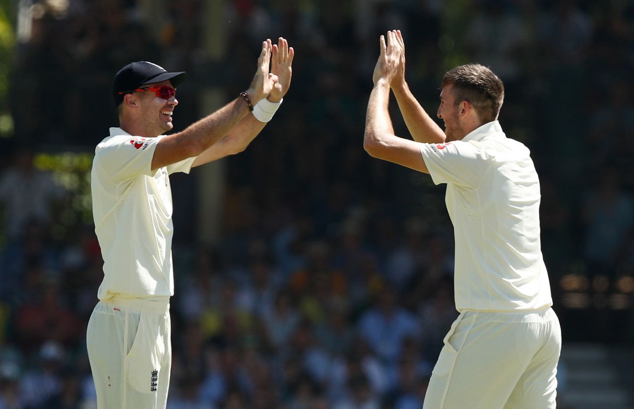 Craig Overton gets a high five from James Anderson, Australia v England,  3rd Test, Perth, 2nd day, December 15, 2017