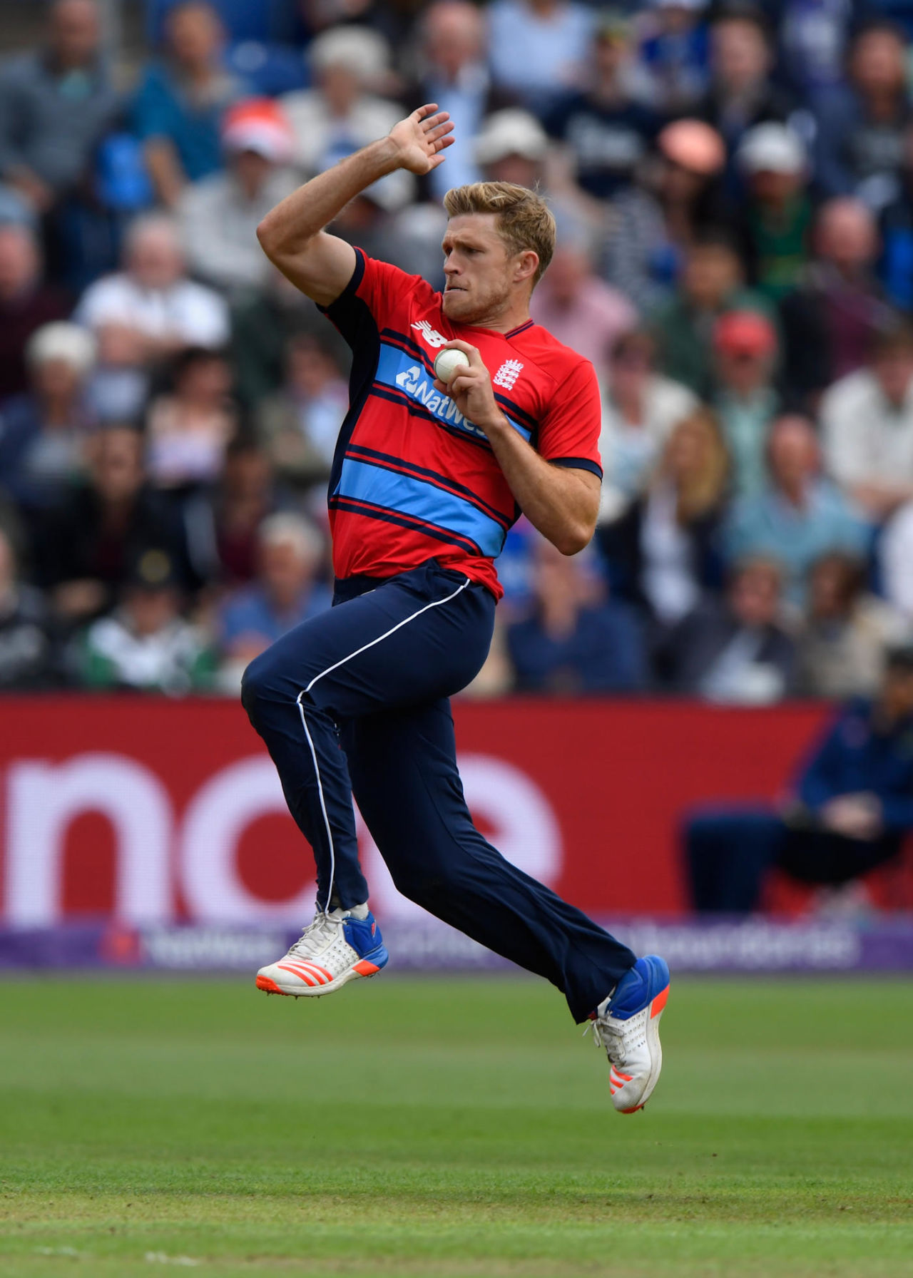 David Willey in action for England, England vs South Africa, June 25, 2017