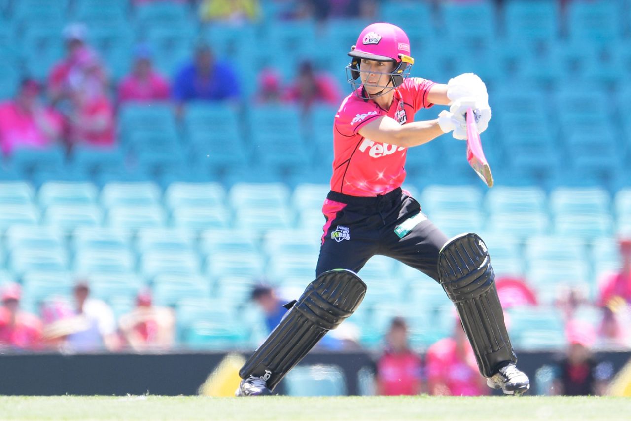 Erin Burns drives through the off side, Sydney Sixers v Hobart Hurricanes, Women's Big Bash League 2017-18, Sydney, December 23, 2017