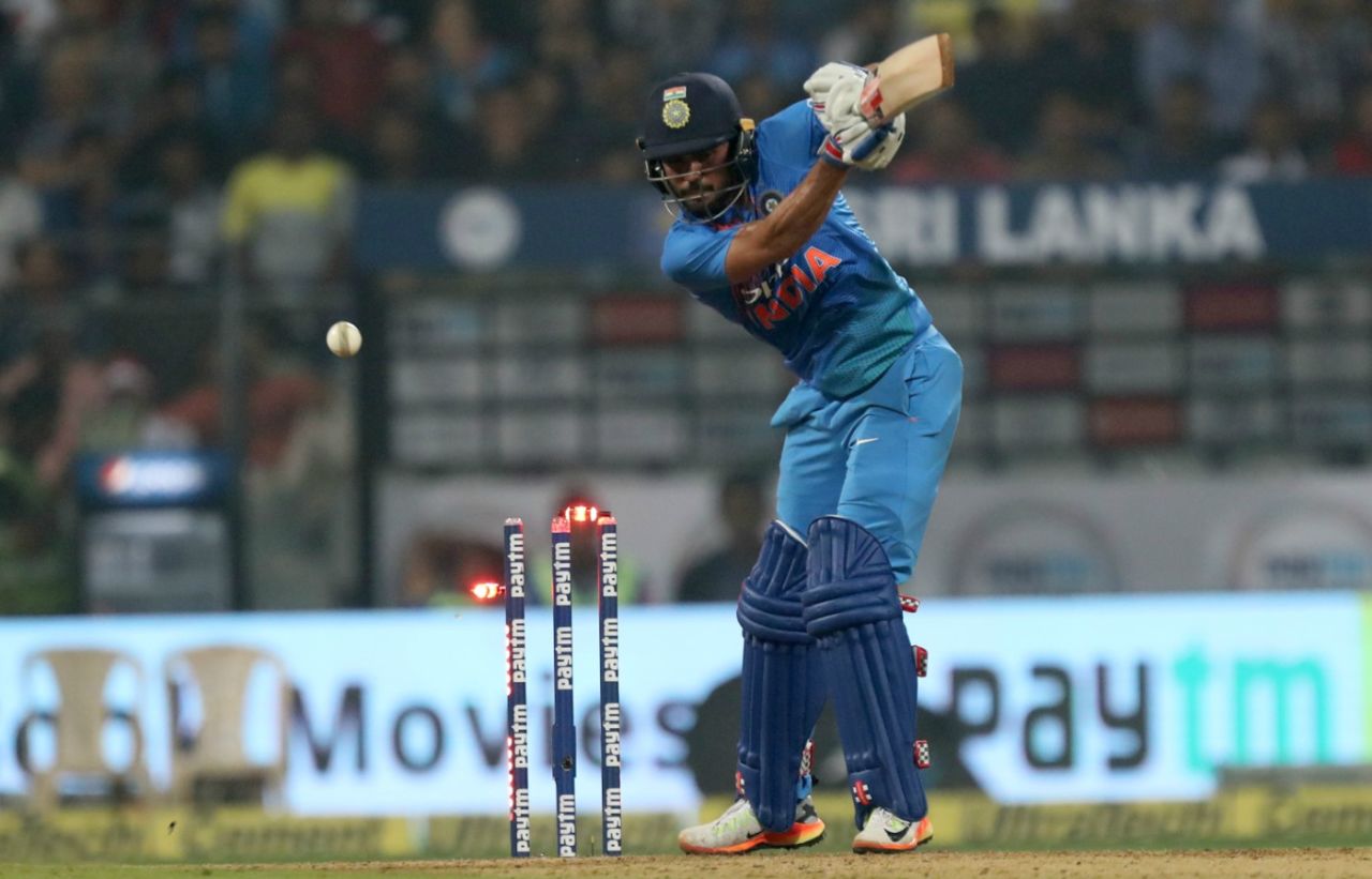 Manish Pandey was bowled again, India v Sri Lanka, 3rd T20I, Mumbai, December 24, 2017