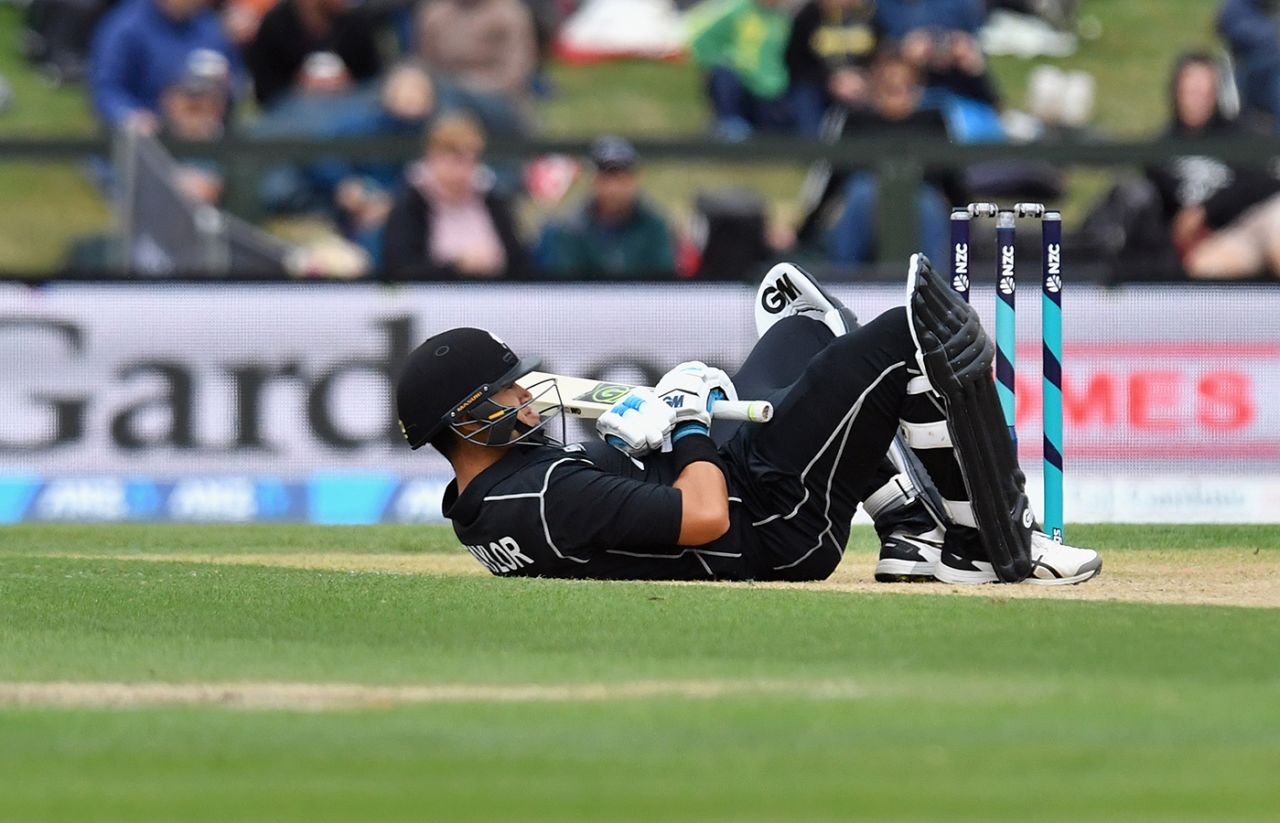 Ross Taylor takes a breather after being hit, New Zealand v West Indies, 3rd ODI, Christchurch, December 26, 2017