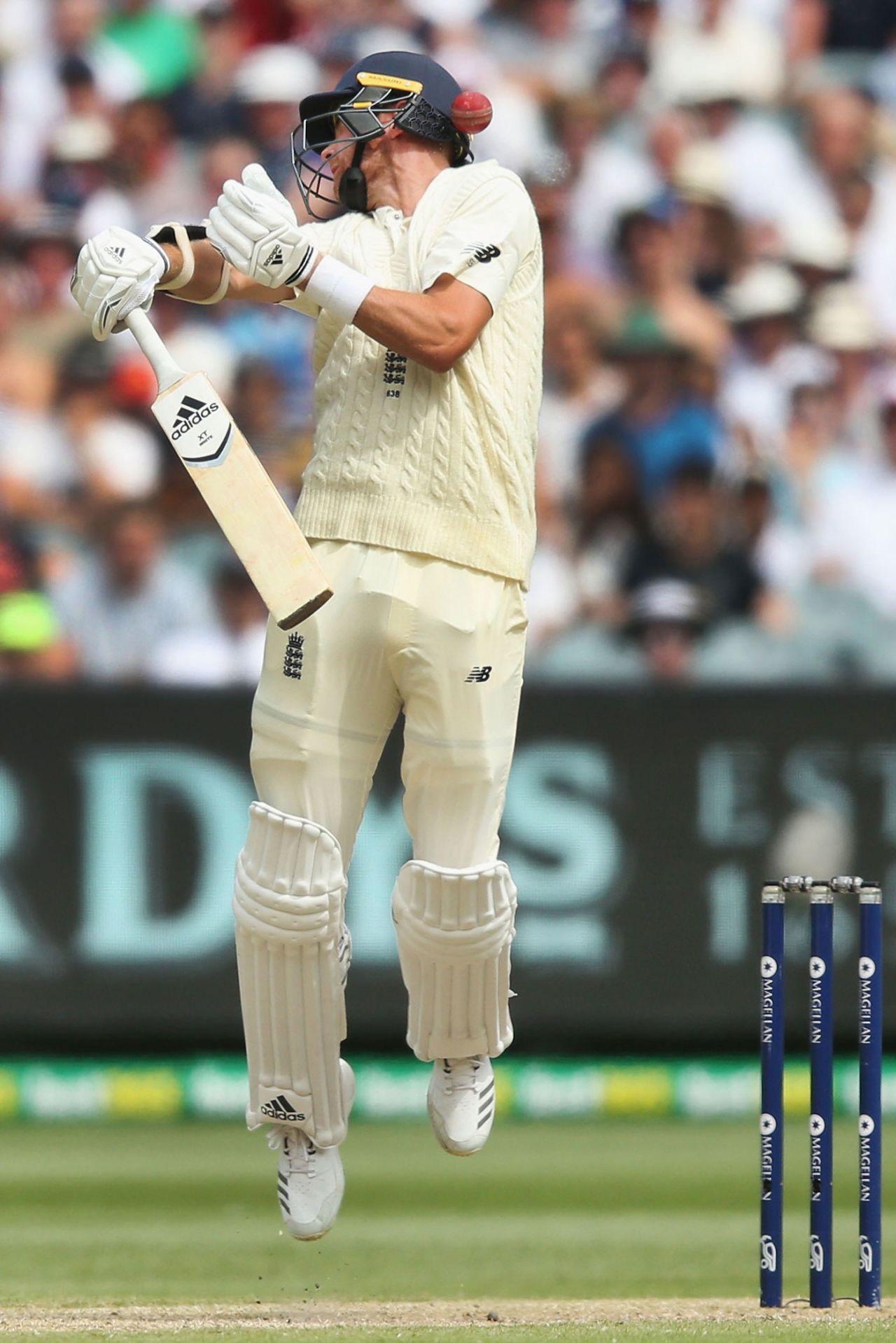 Stuart Broad is struck by a Josh Hazlewood bouncer, Australia v England, 4th Ashes Test, Melbourne, 3rd day, December 28, 2017