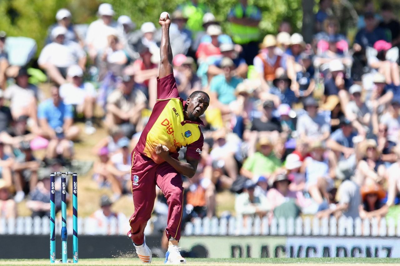 Jerome Taylor is a picture of exertion, New Zealand v West Indies, 1st T20I, Nelson, December 29, 2017