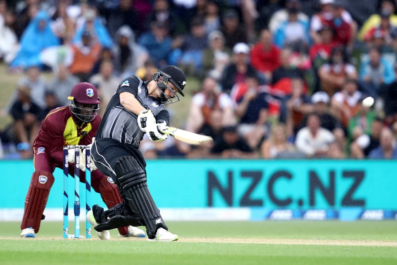 Colin Munro punished West Indies' poor lines with a 23-ball 66, New Zealand v West Indies, 2nd T20I, Mount Maunganui, January 1, 2018