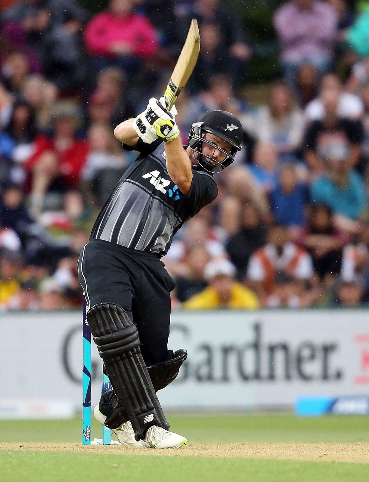 Colin Munro hits down the ground, New Zealand v West Indies, 2nd T20I, Mount Maunganui, January 1, 2018