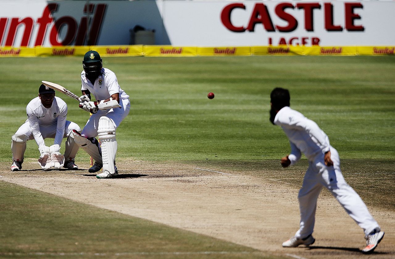 Hashim Amla faces up to a ball from Moeen Ali, South Africa v England, 2nd Test, Cape Town, 4th day, January 5, 2016